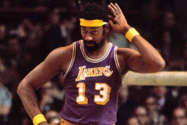 刘军帅晒海牛队与远征军合照：又在末轮完成目标，祝未来可期（刘军帅晒海牛队与远征军合影：再度在末轮达成目标，愿前路可期）