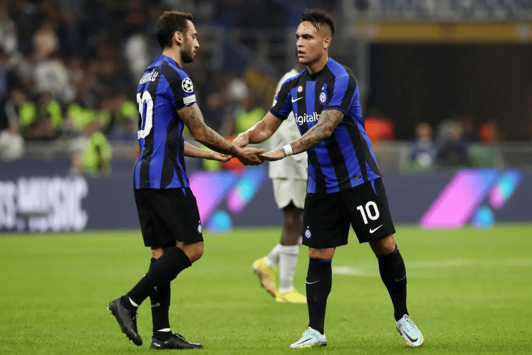 三分刚出手球迷就知道能进（三分一出手，球迷就知道要进了）