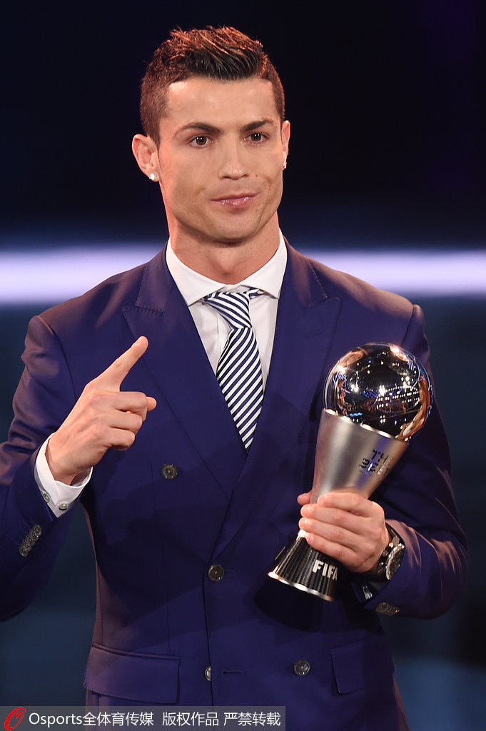 懂球帝MVP丨法比奥：现在回看足协杯夺冠视频，我还是会很激动（懂球帝MVP丨法比奥：重温足协杯夺冠瞬间，依旧热血澎湃）