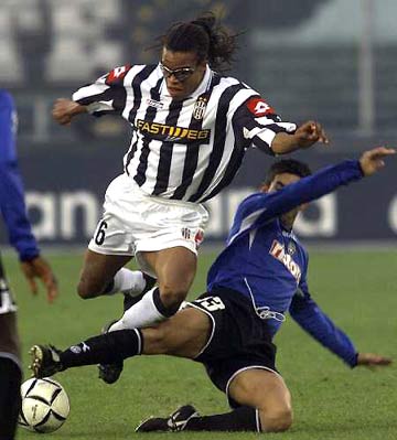 NBA每日最佳：西亚卡姆准绝杀，弗拉格35分创生涯新高（NBA今日最佳：西亚卡姆险些绝杀，弗拉格轰35分刷新生涯新高）