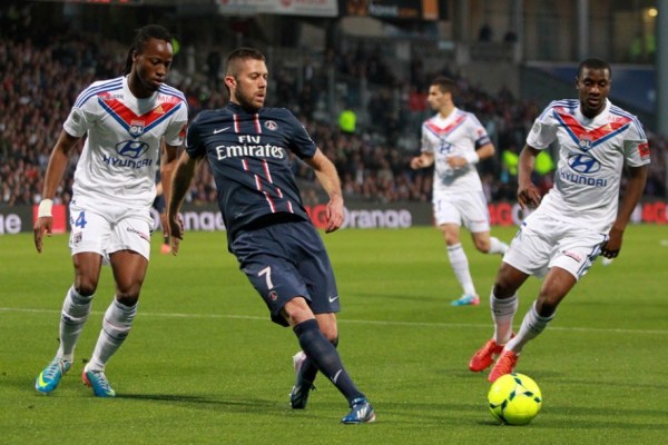 荣获马德里足协颁发的体育传奇奖，托雷斯晒图感谢马德里足协（托雷斯获马德里足协体育传奇奖，晒照致谢）