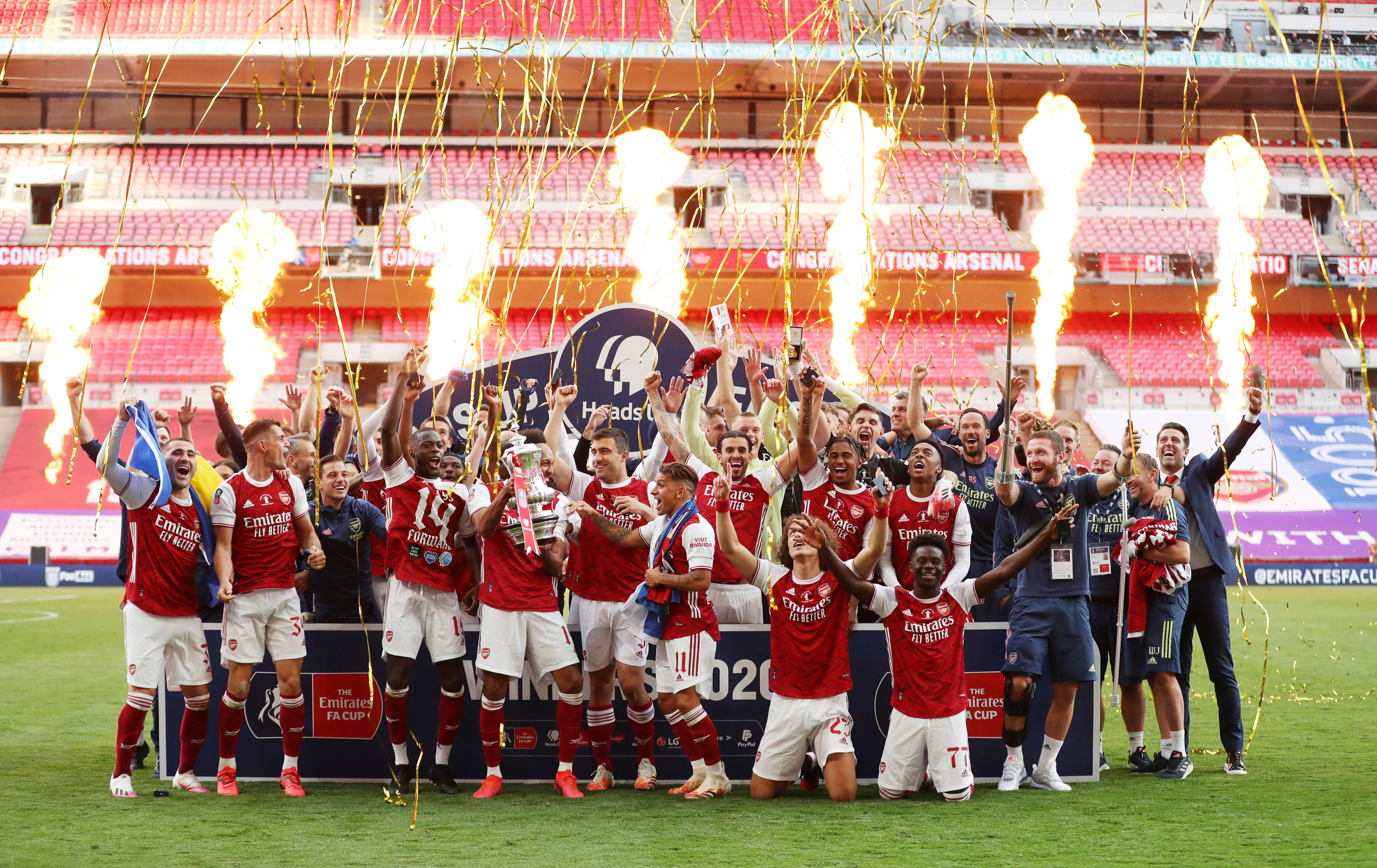 媒体人：郑智执教西海岸也不错，但不可避免地要跟邵佳一对比（媒体人：郑智执教西海岸合适，但难免被拿来与邵佳一比较）