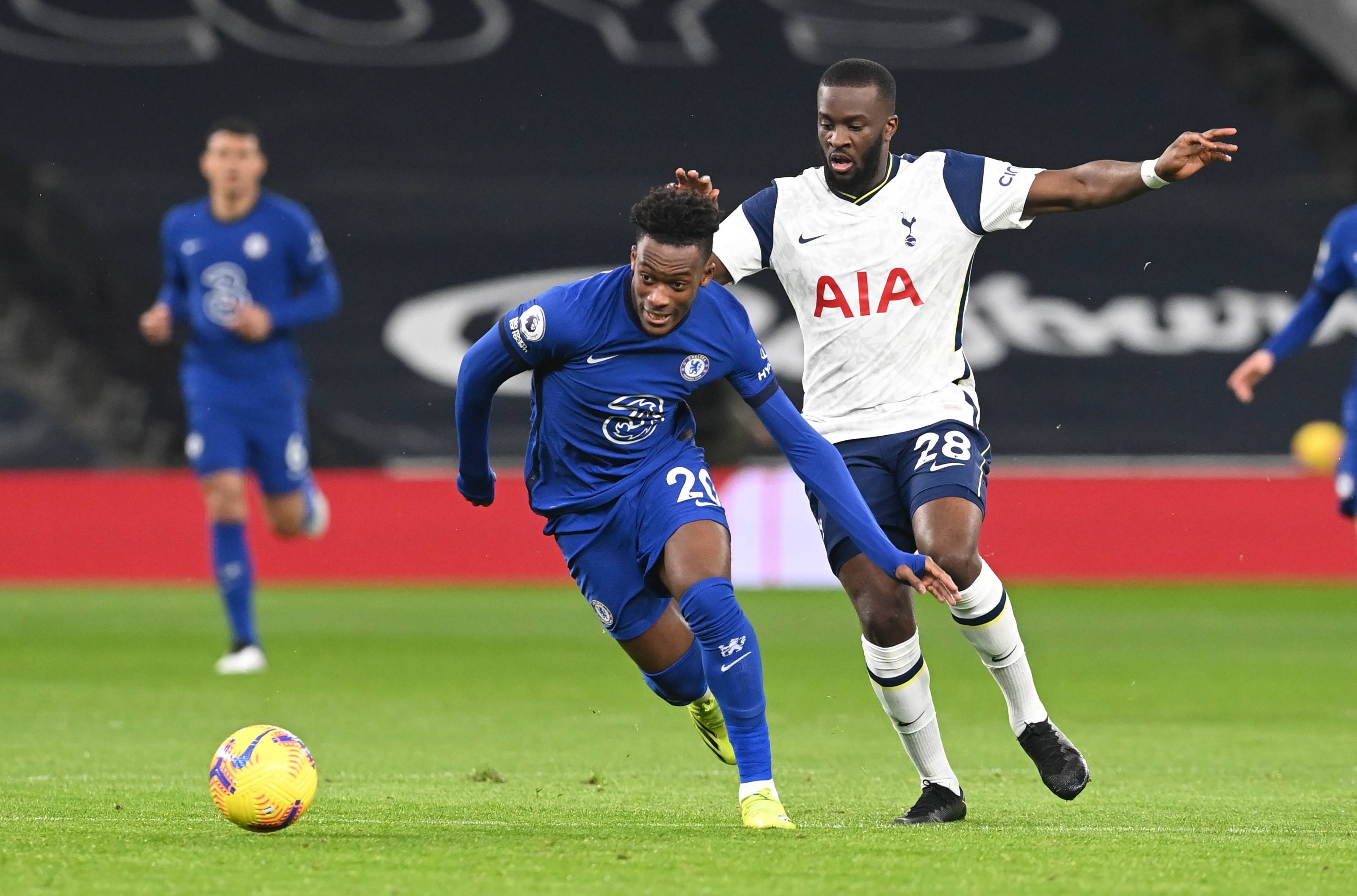 金州勇士在主场134-117击败犹他爵士，终结三连败，展现强大韧性与高效进攻。（勇士主场134-117力克爵士，止三连败，展现韧性与高效火力）