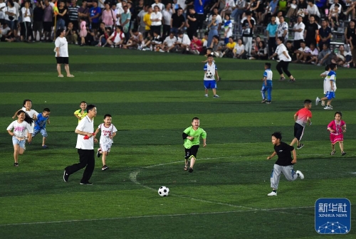 凤凰稳了？过去8次常规赛对阵跳伞蚁，凤凰7胜1负（交手有底气：凤凰近8次常规赛对阵跳伞蚁取得7胜1负）