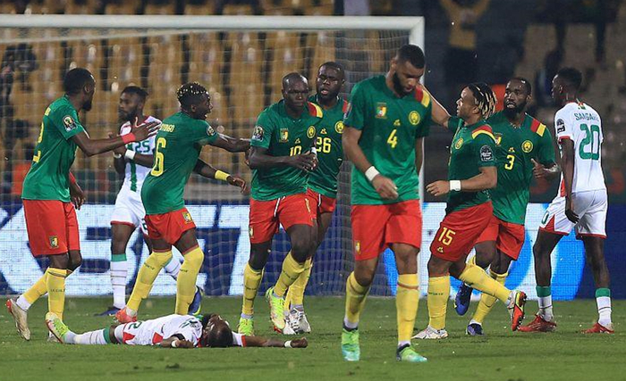 足球欧洲俱乐部频繁爆冷，球迷：本赛季太刺激（欧洲足坛冷门迭出，球迷直呼本季过瘾）