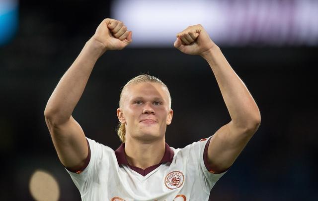 欧联替补出场，范佩西儿子沙奎尔在父亲手下完成费耶诺德首秀（欧联赛场替补亮相，沙奎尔在父亲范佩西麾下上演费耶诺德处子秀）