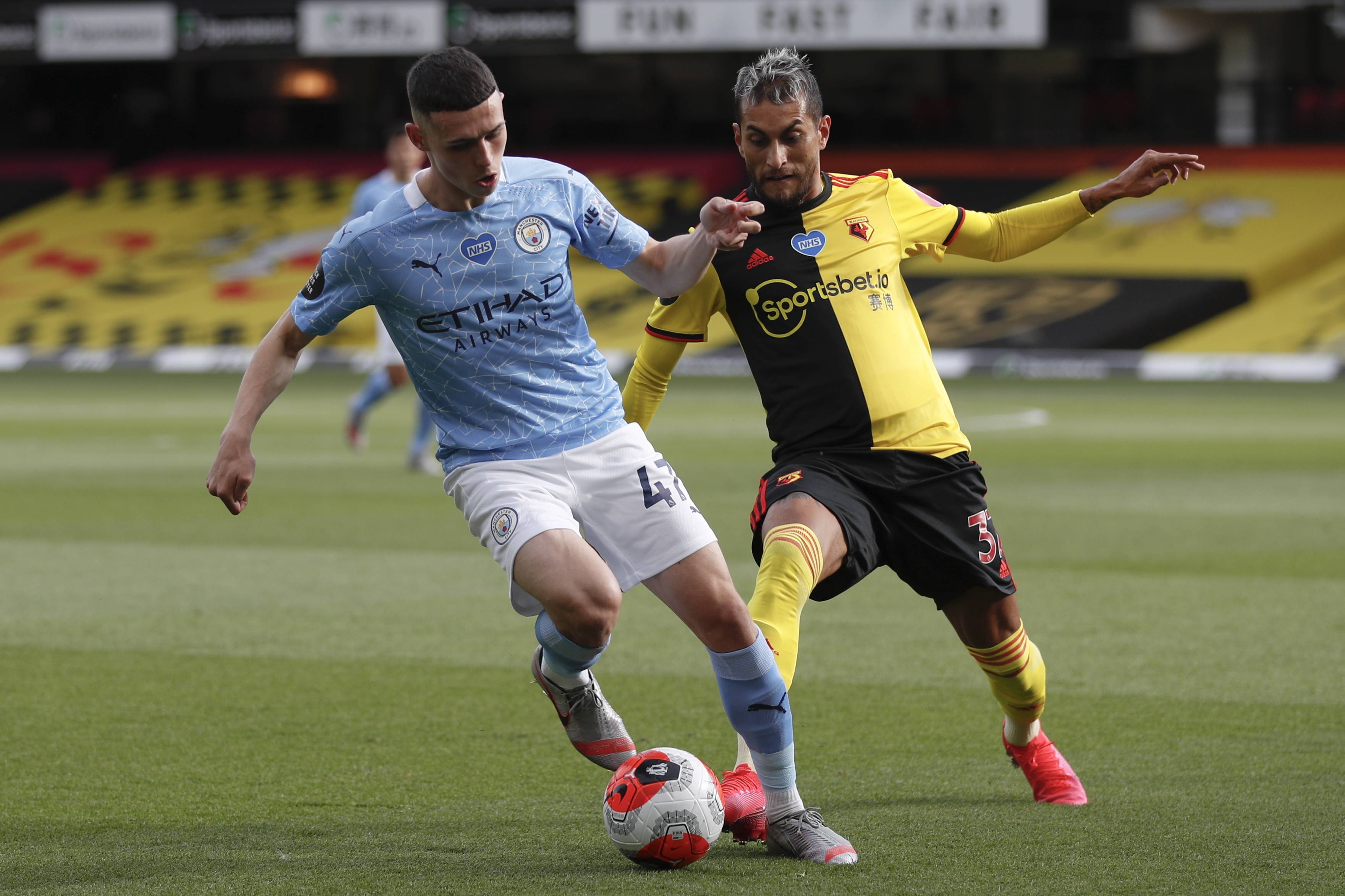 梦幻联动！齐达内晒与樊振东打乒乓球照片（跨界同框！齐达内晒照与樊振东乒乓切磋）