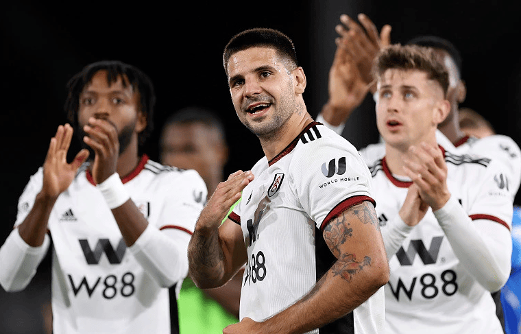 英媒：拜仁、尤文和巴黎有意免签科纳特，球员对各种选择持开放态度（英媒：拜仁、尤文、巴黎拟自由身引进科纳特，球员态度开放）