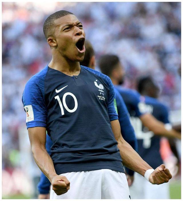 比利亚雷亚尔欧冠六场1平5负排倒数第二，但在西甲暂列第三位（比利亚雷亚尔欧冠6战1平5负仅列倒数第二，西甲积分榜却暂居第三）